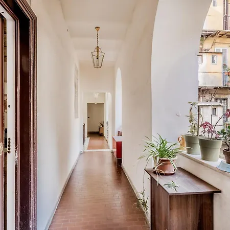 Trastevere House 24 *
